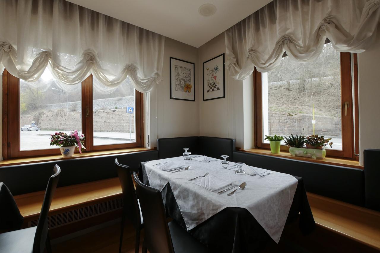 Albergo De March Farra d'Alpago Buitenkant foto