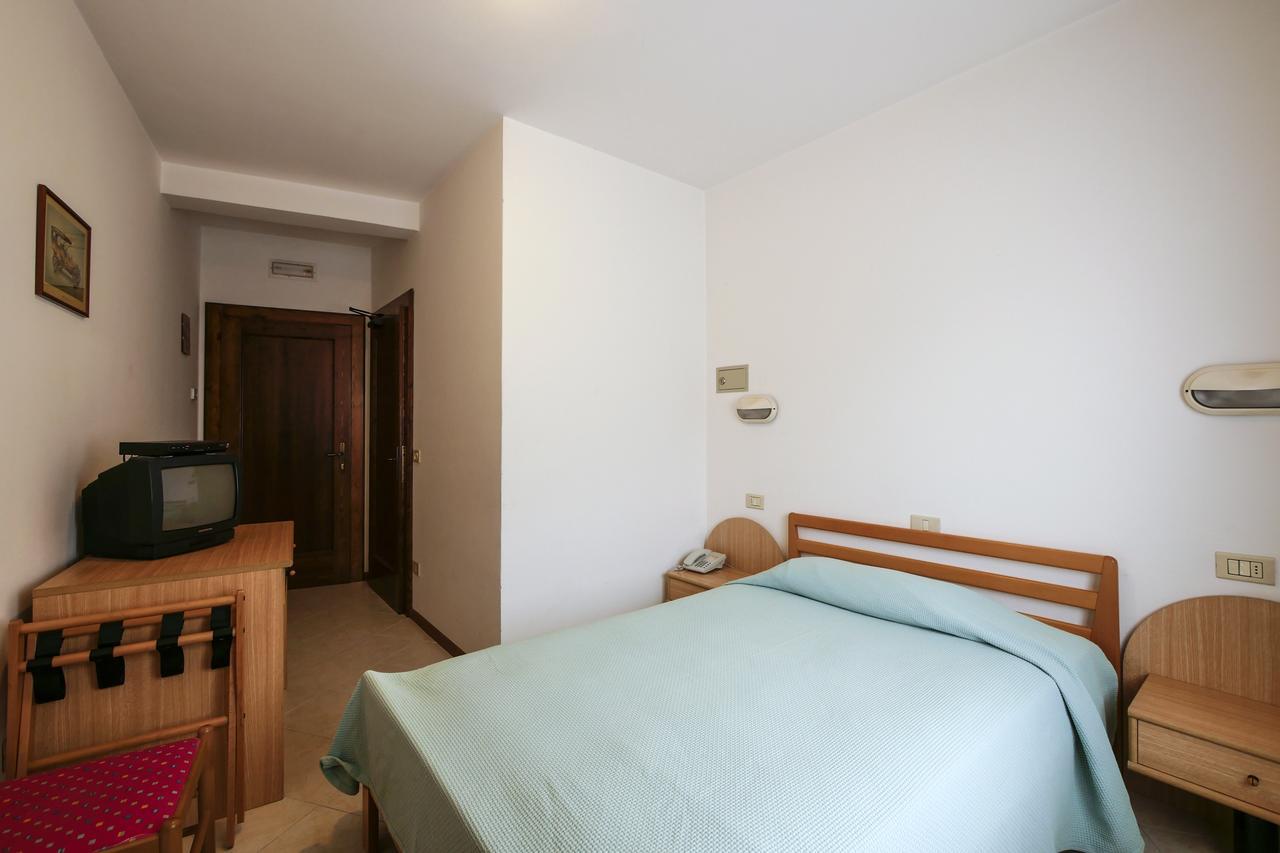 Albergo De March Farra d'Alpago Buitenkant foto